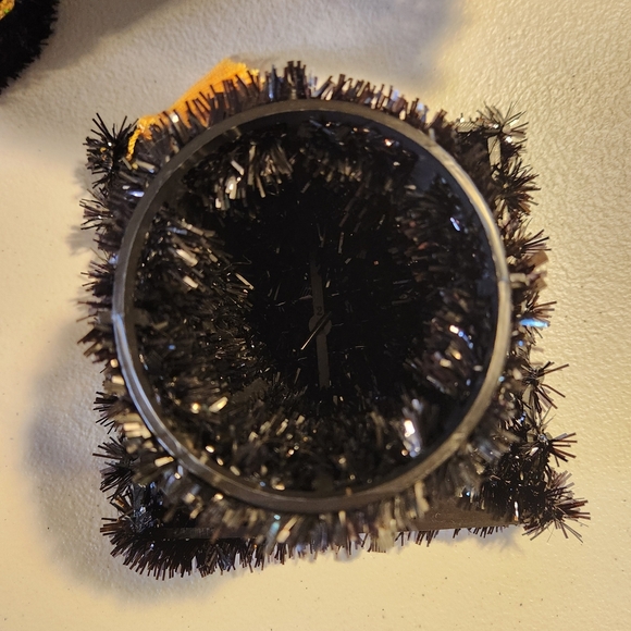 Black and Gold Graduation Cap Decor - Picture 4 of 5